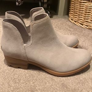 Sorel Lolla ankle cutout bootie